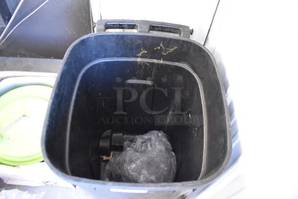 Black Poly Trash Can. 21x25x31 - Image 3 of 3