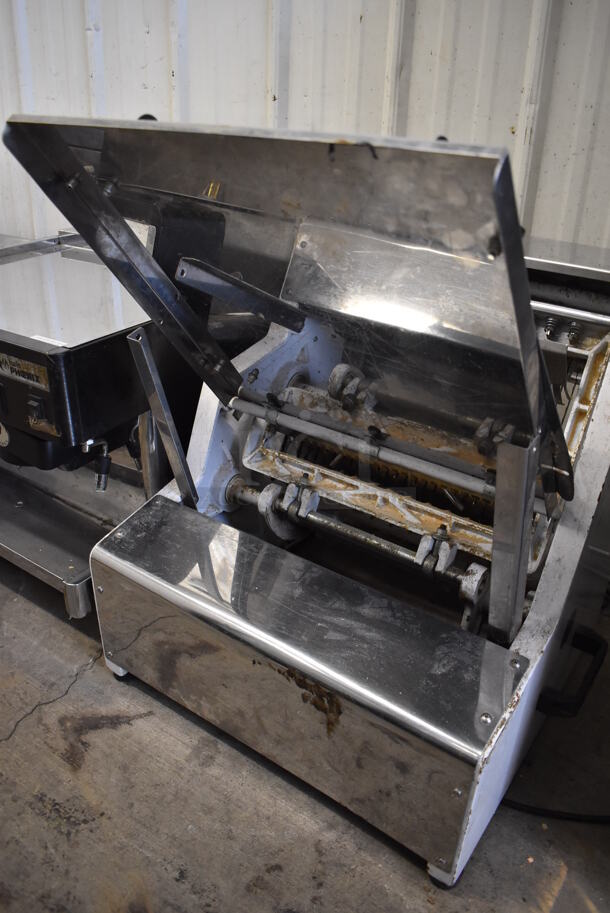 Metal Commercial Countertop Bread Loaf Slicer. 120 Volts, 1 Phase. 21x27x27. Tested and Working! - Image 2 of 6