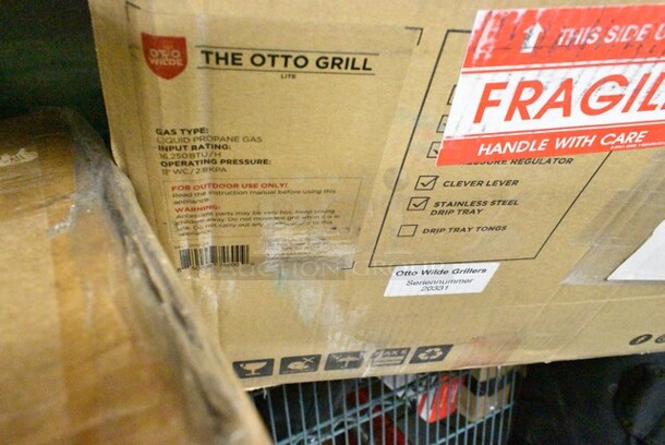 5 Various Items Including SereneLife SLISAU40BK Compact Portable Steam Sauna, Otto Grill, 2 Aputure Bags, Round Skillet. 5 Times Your Bid!  - Image 6 of 12