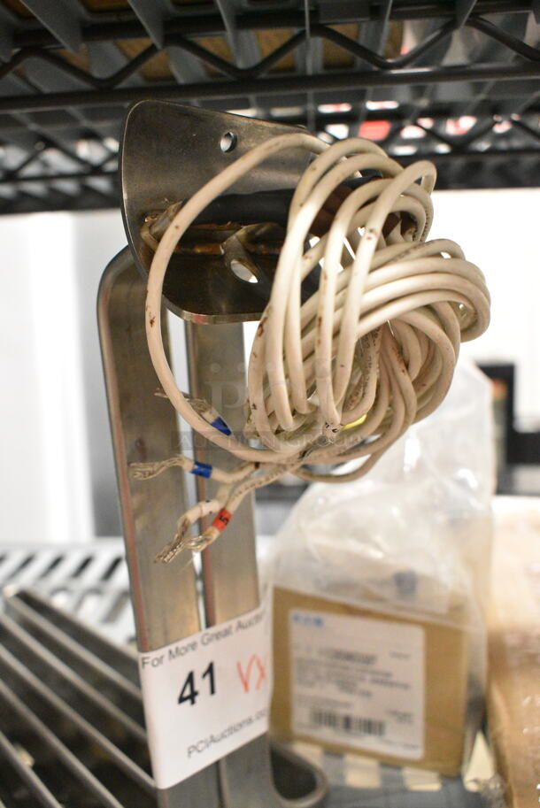 3 BRAND NEW SCRATCH AND DENT! Items Including Eaton C25DND330T Contactor, FM8262196 Element. 3 Times Your Bid!  - Image 8 of 12