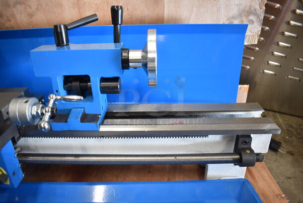 BRAND NEW SCRATCH AND DENT! Vevor CJ18A Metal Countertop Variable Speed Mini Lathe. 110 Volts, 1 Phase.  - Image 6 of 11