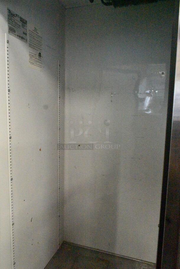 True T-49 Stainless Steel Commercial 2 Door Reach In Cooler w/ Metal Pan Rack. 115 Volts, 1 Phase. Tested and Working! - Image 4 of 6
