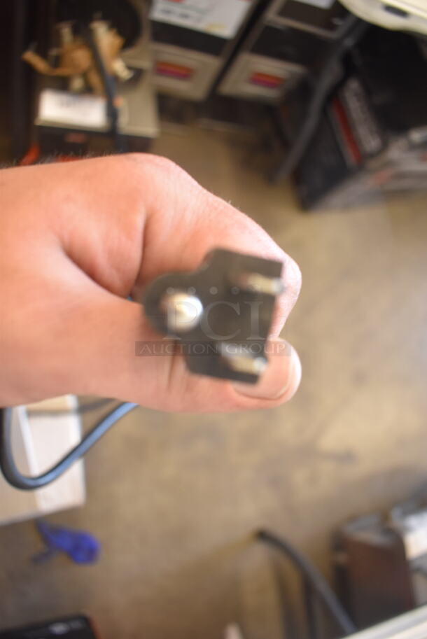 BRAND NEW IN BOX! Carnival King 382WSM11 Stainless Steel Commercial Countertop Non-Stick Single Waffle Maker with Timer. 120 Volts, 1 Phase. 10x20x12. Tested and Working! - Image 7 of 7