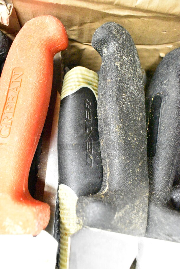 50 SHARPENED Stainless Steel Knives Including Serrated Bread Knives. 50 Times Your Bid!  - Image 7 of 10