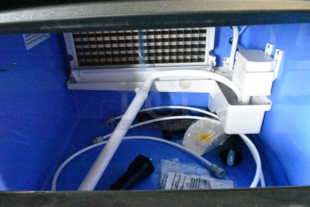 BRAND NEW SCRATCH AND DENT! Avantco 194UCF280A Stainless Steel Commercial Self Contained Undercounter 26" Full Cube Ice Machine - 299 lb. See Pictures for Damage to Door. 115 Volts, 1 Phase. - Image 3 of 6