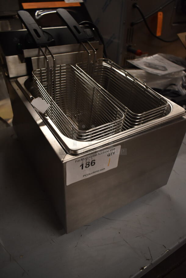 BRAND NEW SCRATCH AND DENT! 
Vollrath CF-1800 10 lb. Commercial Countertop Deep Fryer w/ 2 Metal Fry Basket. 120 Volts, 1 Phase. Tested and Working! - Image 3 of 6