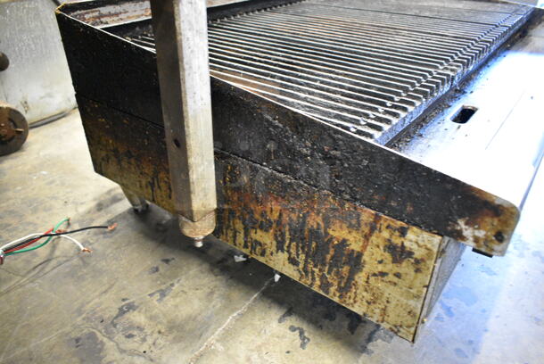 Star Max Stainless Steel Commercial Countertop Natural Gas Powered Charbroiler Grill. - Image 8 of 8