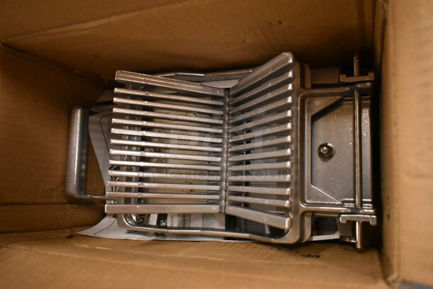BRAND NEW SCRATCH AND DENT! 
Garde 181CHEESE38 Metal 3/8" Cheese Slicer - Image 2 of 4