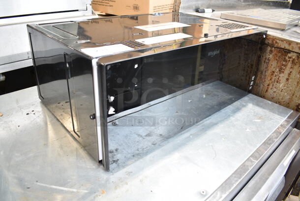 BRAND NEW SCRATCH AND DENT! 2021 Whirlpool WMT50011KS01 Black Microwave Oven. 120 Volts, 1 Phase. - Image 3 of 6