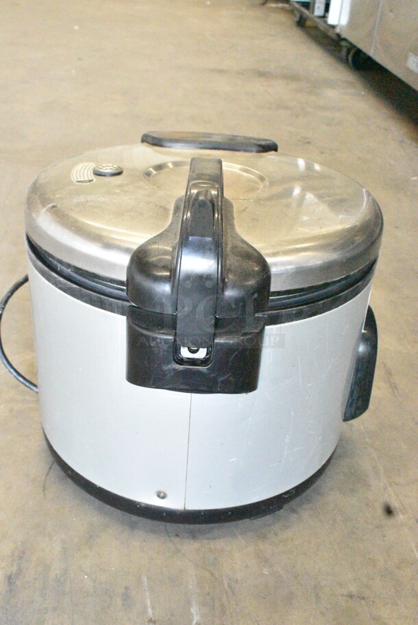 Living Tech BJC-282BE Metal Countertop Rice Cooker. 120 Volts, 1 Phase. Tested and Does Not Power On - Image 3 of 7