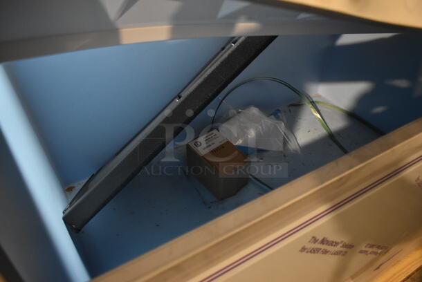 BRAND NEW SCRATCH AND DENT! Hoshizaki B-900SF Stainless Steel Commercial Ice Bin.  - Image 3 of 4