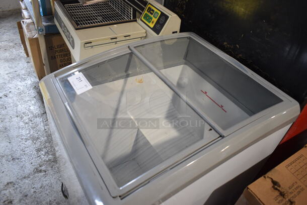 Excellence Model MB-2HCD Metal Commercial Chest Cooler Merchandiser on Commercial Casters. 115 Volts, 1 Phase. 24x27x35. Tested and Working! - Image 3 of 5