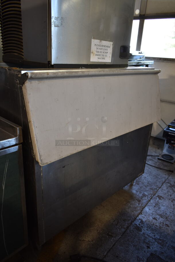 Manitowoc IY1204A-261 Stainless Steel Ice Head on Commercial Ice Bin. 208-230 Volts, 1 Phase.  - Image 5 of 10