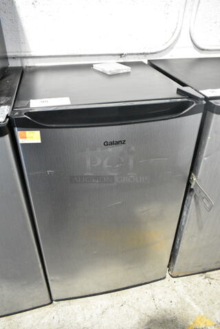 Galanz GL43S5 Metal Mini Cooler. 115 Volts, 1 Phase. Tested and Working!