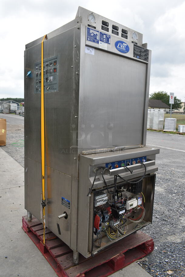 LVO FL14G Stainless Steel Commercial Floor Style Natural Gas Powered Pot and Pan Washer. 48,000 BTU. 460 Volts, 3 Phase.  - Image 2 of 11