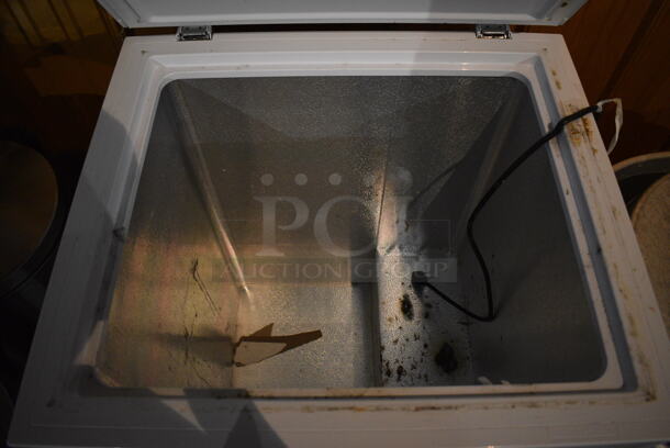 Hisense LC50D6EWD Metal Commercial Chest Freezer. 115 Volts, 1 Phase. 25x21.5x34. Item Was in Working Condition on Last Day of Business. (lounge) - Image 4 of 5