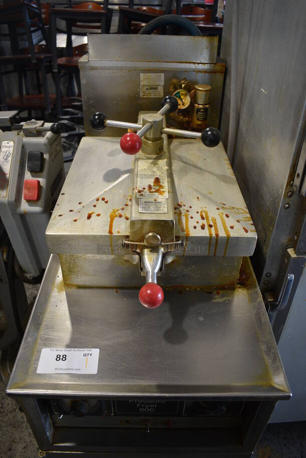 Henny Penny Model 600RB Stainless Steel Commercial Floor Style Propane Gas Powered Pressure Fryer on Commercial Casters. 80,000 BTU. 18x40.5x48 - Image 2 of 6