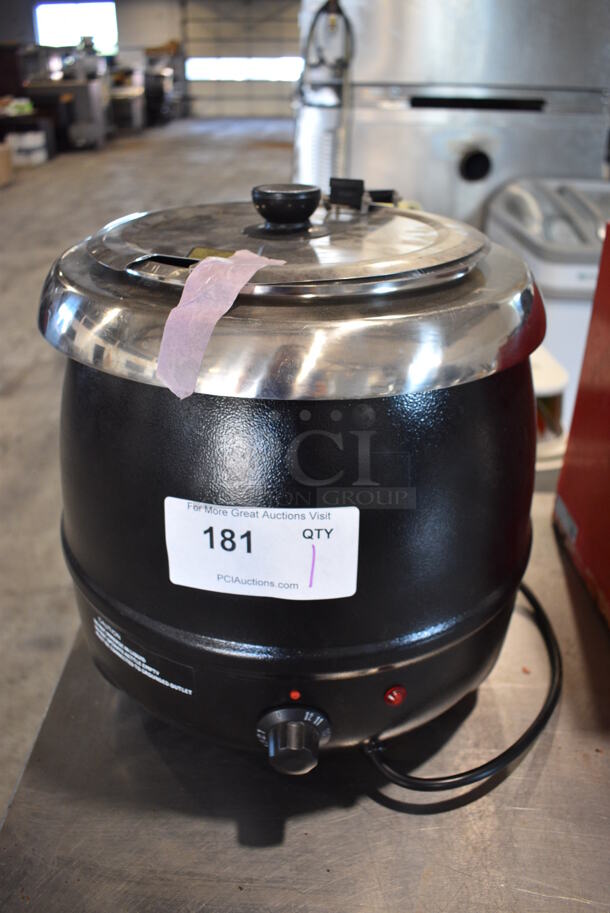Avantco Model 177S30 Metal Commercial Countertop Soup Kettle Food Warmer. 120 Volts, 1 Phase. 13x13x14. Tested and Working!