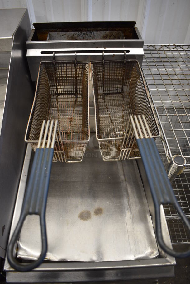 Imperial Stainless Steel Commercial Gas Powered Deep Fat Fryer w/ 2 Metal Fry Basket and Lid. 15.5x31x48 - Image 4 of 7