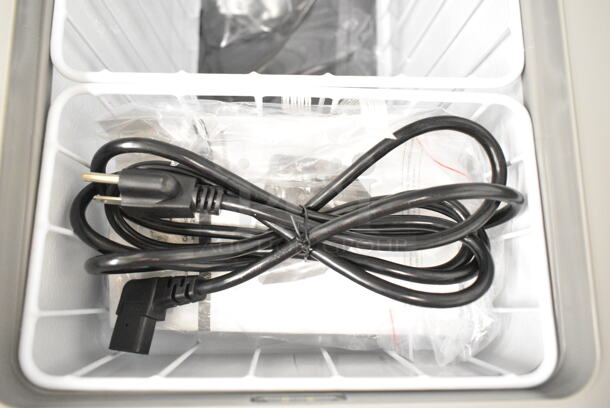 BRAND NEW SCRATCH AND DENT! Whynter FMC-350XP Metal Commercial Countertop 34 Quart Compact Fast Freeze Portable Refrigerator, Real Freezer for Car, Home, Camping, RV-8°F to 50°F. 110-120 Volts, 1 Phase. Tested and Working! - Image 8 of 9