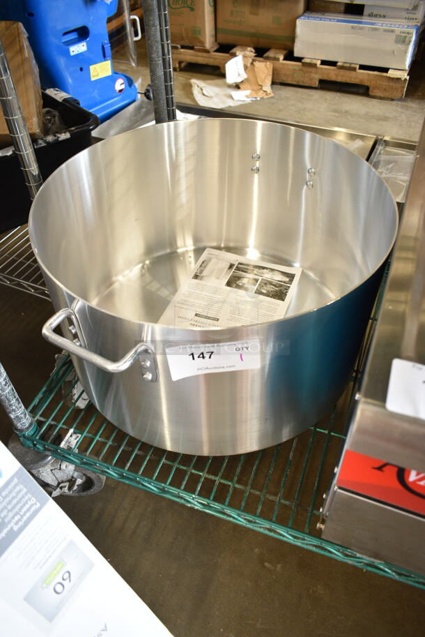 BRAND NEW SCRATCH AND DENT! Choice 471SAP60QT Stainless Steel 60 Qt. Aluminum Sauce Pot - Image 2 of 4