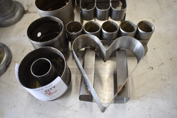 8 Various Metal Donut Cutters. Includes 5x3x2.5. 8 Times Your Bid! - Image 4 of 4