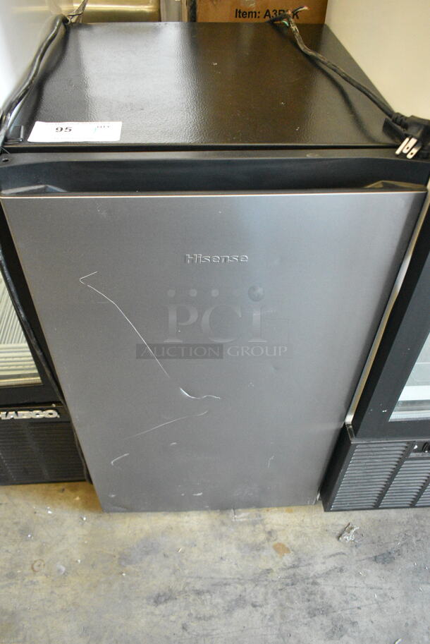 Hisense WMS044M6XVE Mini Cooler. 115 Volts, 1 Phase. Tested and Powers On But Does Not Get Cold
 - Image 1 of 6