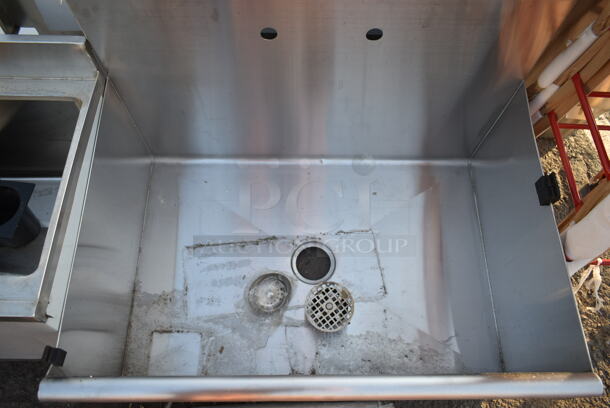 BRAND NEW SCRATCH AND DENT! Stainless Steel Single Bay Sink.  - Image 6 of 6