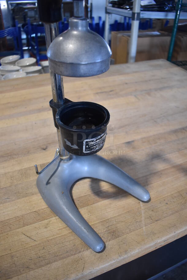 Hamilton Beach Metal Countertop Manual Juicer. 7x10x21 - Image 2 of 5