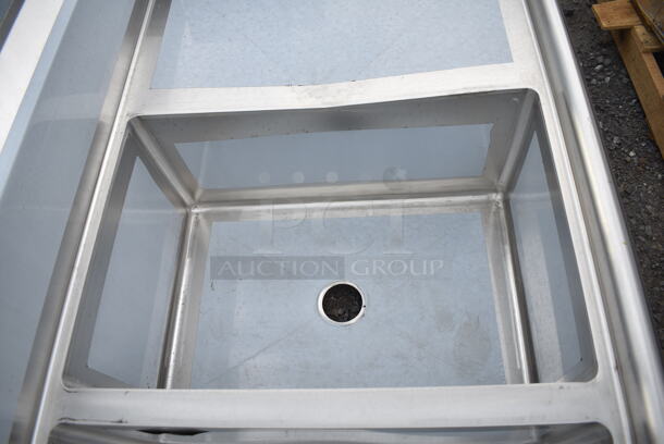 BRAND NEW SCRATCH AND DENT! Regency 600S32030220 Stainless Steel Commercial 3 Bay Sink w/ Dual Drain Boards. Bays 20x30. Drain Boards 18.5x32. No Legs.  - Image 5 of 9