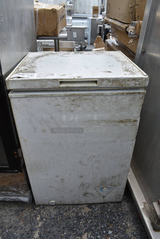 Golden GFC35 Metal Chest Freezer. 115 Volts, 1 Phase. Tested and Working! - Image 1 of 3