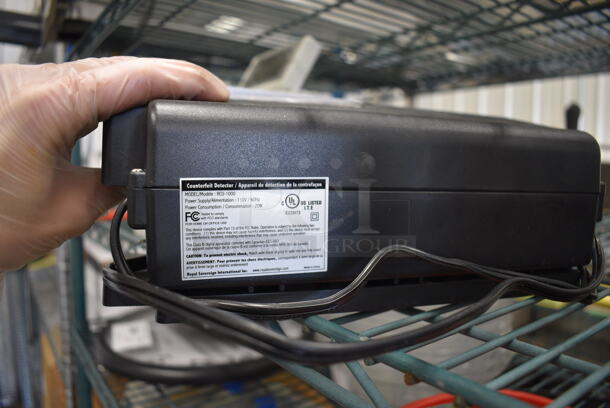 Royal Sovereign Model RCD-1000 Countertop Counterfeit Detector. 10.5x4.5x4 - Image 4 of 4