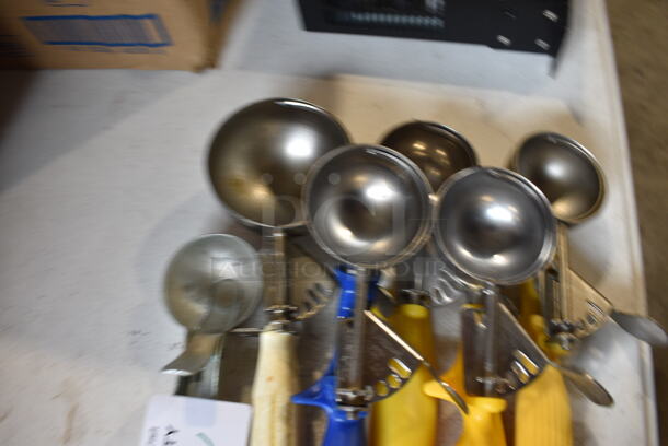 6 Various Metal Scoopers. Includes 9". 6 Times Your Bid! - Image 2 of 2