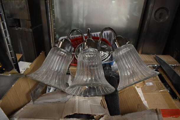 ALL ONE MONEY! Lot of Various Items Including Light Fixture and Poly Food Baskets - Image 3 of 5