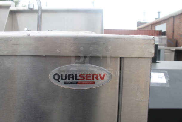 QualServ Stainless Steel Commercial Single Bay Portable Sink w/ Faucet and Handles on Commercial Casters. Bay 16x14x6.5 - Image 7 of 9