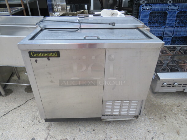 One Working Continental Bottle Box On Casters. 115 Volt. Model#CBC37-SS. 37X28X37 - Image 1 of 3