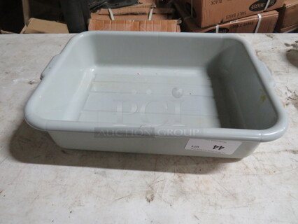 One Bussing Tub.