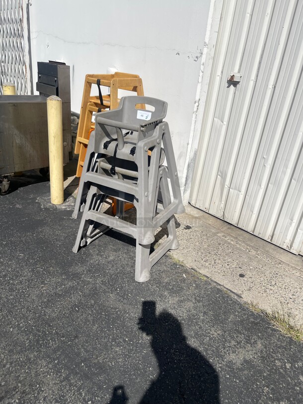 Kids High Chair for Restaurant   - Image 4 of 8