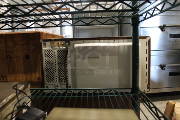 Samsung MW 3540T Countertop Microwave Oven. 120 Volts, 1 Phase.  - Image 5 of 5