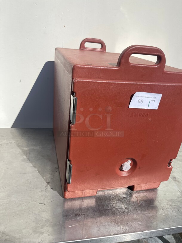 Cambro Ultra Pan Carrier® Black Front Loading Insulated Food Pan Carrier - 4 Full-Size Pan Max Capacity - Image 6 of 8