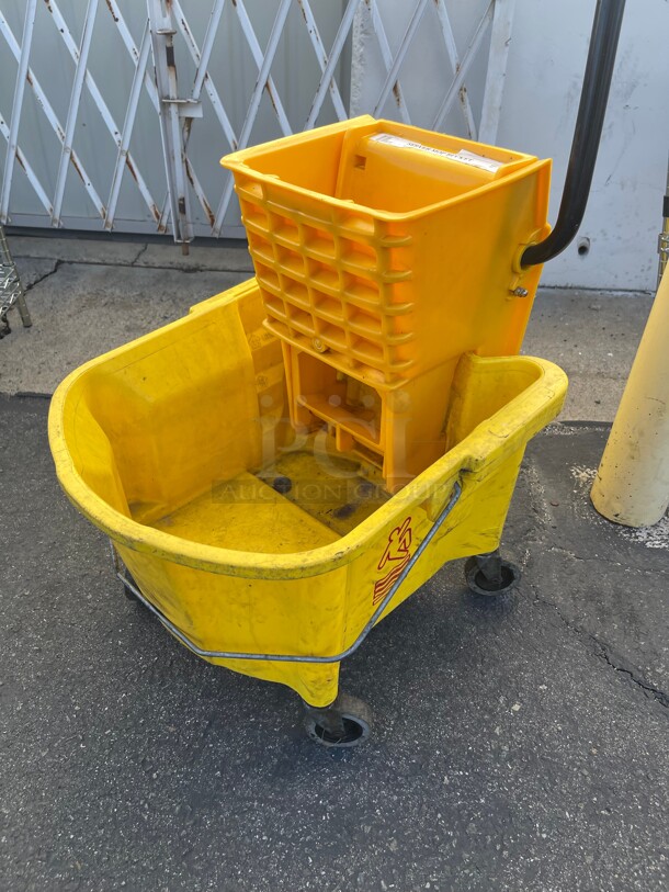 Global Industrial Mop Bucket And Wringer Combo 38 Qt., Down Press, Yellow - Image 3 of 8