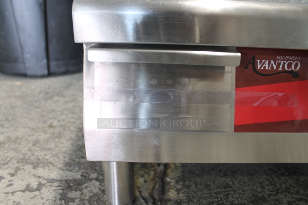 BRAND NEW SCRATCH AND DENT! Avantco 177EG30N Stainless Steel Commercial Countertop Electric Powered Flat Top Griddle w/ Thermostatic Controls. 208/240 Volts, 1 Phase.  - Image 6 of 7