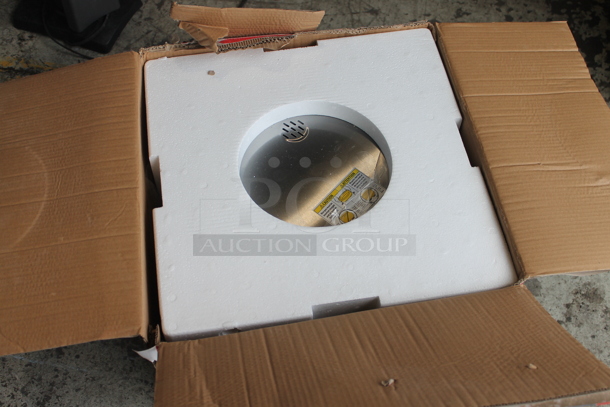 BRAND NEW SCRATCH AND DENT! Winco RC-S300 Stainless Steel Commercial Countertop Advanced Electric Rice Cooker Warmer. - Image 3 of 11