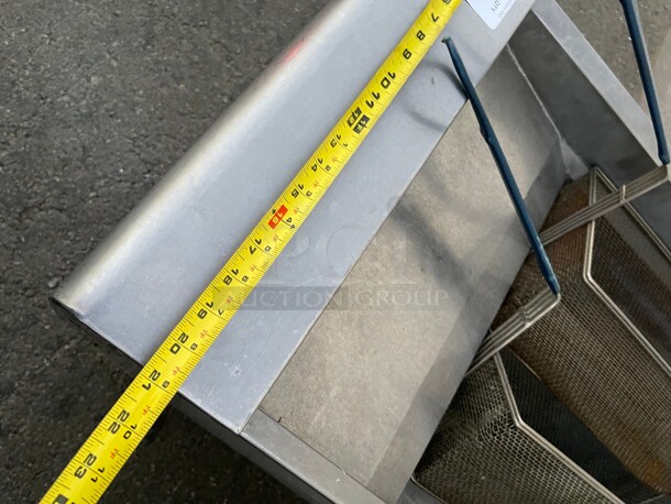 Working! 2014 Frymaster  Natural Gas Commercial Heavy Duty Large Size Floor Fryer 80 lb NSF Tested and Working! - Image 8 of 10