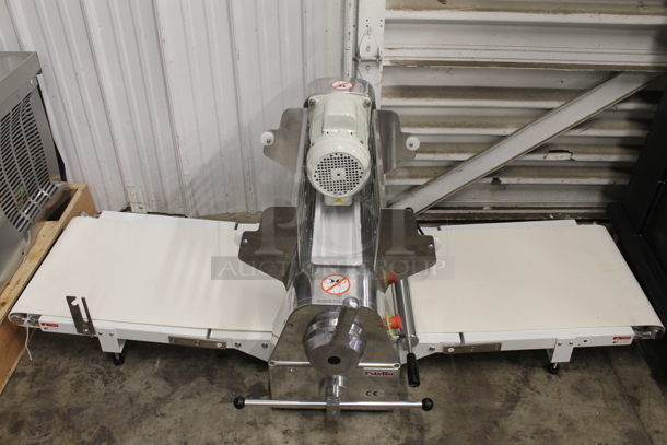 BRAND NEW SCRATCH AND DENT! Estella 34SDSC67 Commercial Stainless Steel Electric Countertop Dough Sheeter On Black Feet. 110V. Tested and Working!