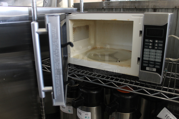 Avanti MO7003SST Countertop Microwave Oven. 120 Volts, 1 Phase.  - Image 4 of 6