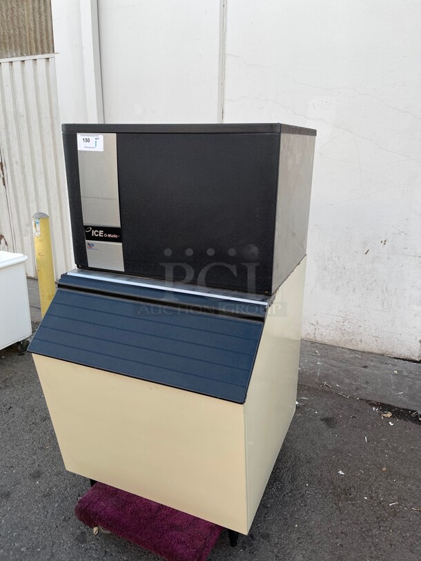 Working! Ice-O-Matic 30 Inch Wide 465 lbs Daily Ice Production Elevation Series Air Cooled Full Cube Modular Commercial Ice Machine With Storage Bin NSF 115 Volt Tested and Working! - Image 1 of 6