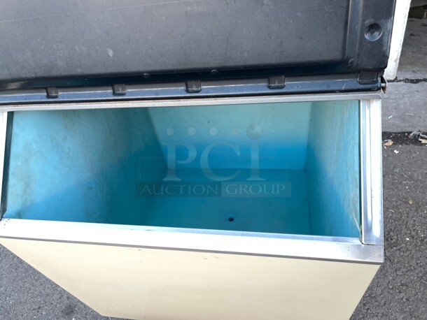 Working! Ice-O-Matic 30 Inch Wide 465 lbs Daily Ice Production Elevation Series Air Cooled Full Cube Modular Commercial Ice Machine With Storage Bin NSF 115 Volt Tested and Working! - Image 6 of 6