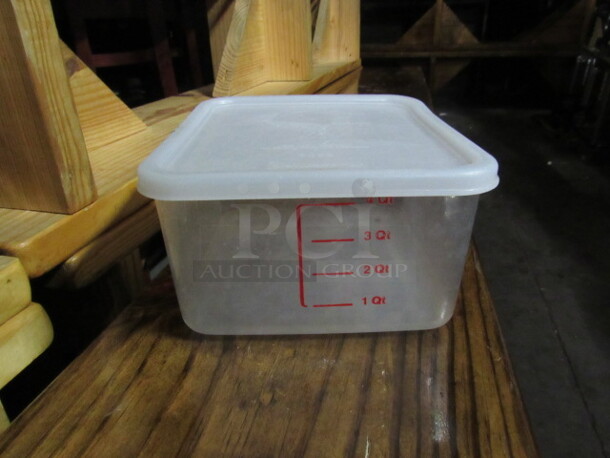 One 4 Quart Food Storage Container With Lid. 