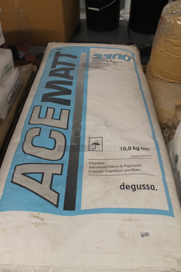 ALL ONE MONEY! PALLET LOT of Various Items Including AceMatt 3300 Bags. BUYER MUST REMOVE. - Image 3 of 5